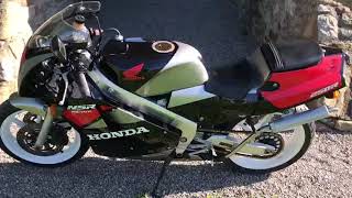 250 R MC18 1989 - 1989 Honda nsr250 mc18 start up, running well!  Review / Overview
