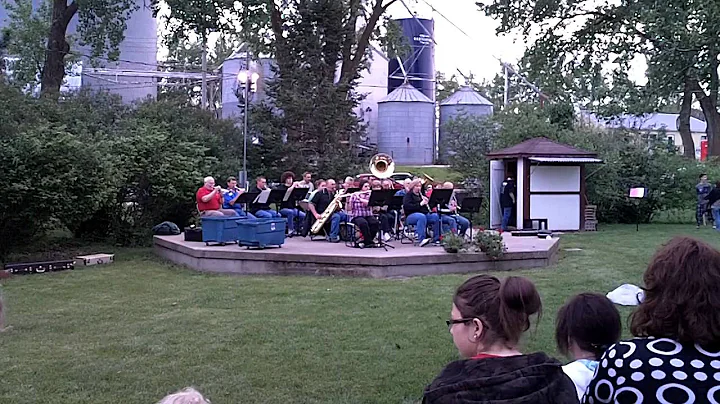 Day 12 - Dan Beaman planying at Danish Fest