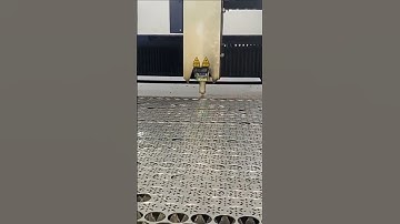 ⚡ Precision cutting to create high-quality stainless steel plates!