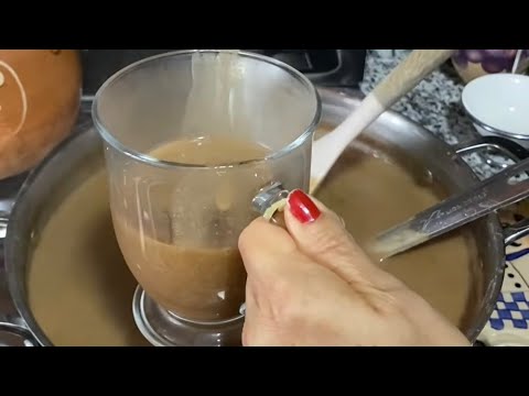 Champurrado por doña Julia Mejía
