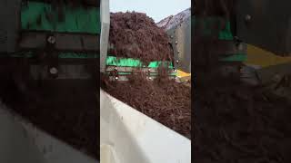 Komplet 5030 scalp screener in wood chips application.