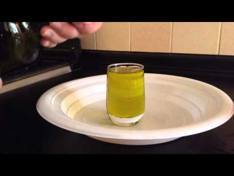 Video: L'olio è meno denso dell'acqua?