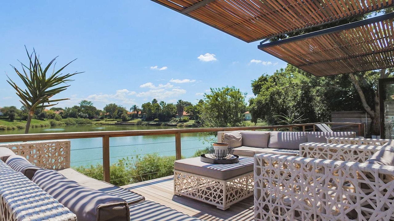 4 Bedroom House for sale in North West Hartbeespoort Dam Pecanwood