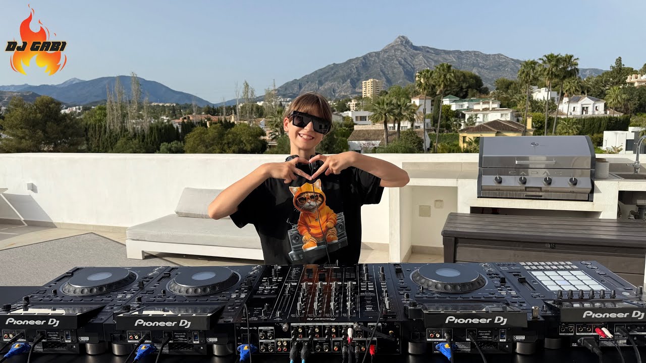 DJ Gabi – 1-HOUR TECH HOUSE ROOFTOP DJ SET 2025 | Marbella, La Concha View