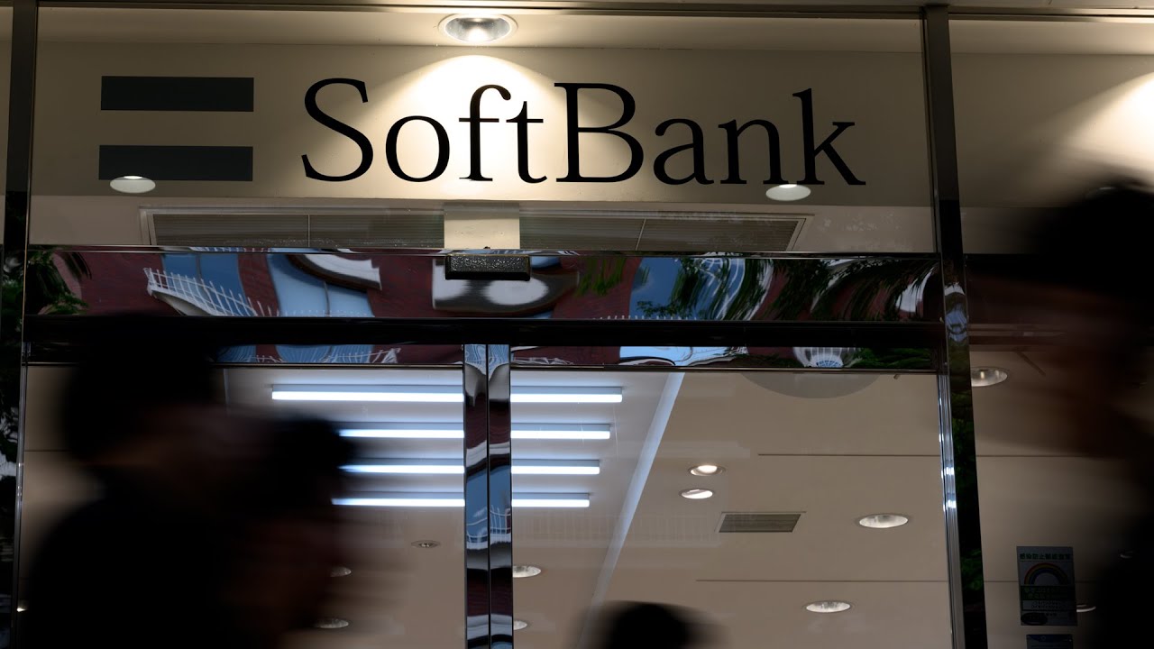 US Weighs 10% Stake in Intel as SoftBank Buys In