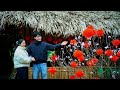 Shopping for Lunar New Year supplies and decorating the home - Simple happiness for the poor.