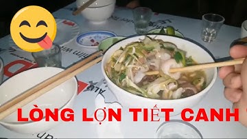 Lòng lợn tiết canh sáng sớm trong trời mưa rét ở quê lúa Thái Bình