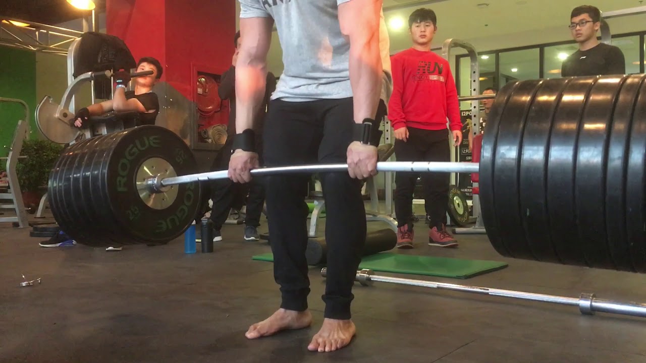 270kg Beltless Deadlift and then Blackout! YouTube