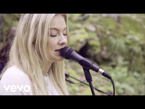 Astrid S - Does She Know (2 августа 2017)