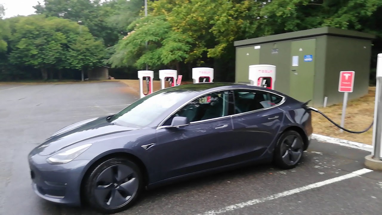 le Superchargeur Tesla de Rennes YouTube