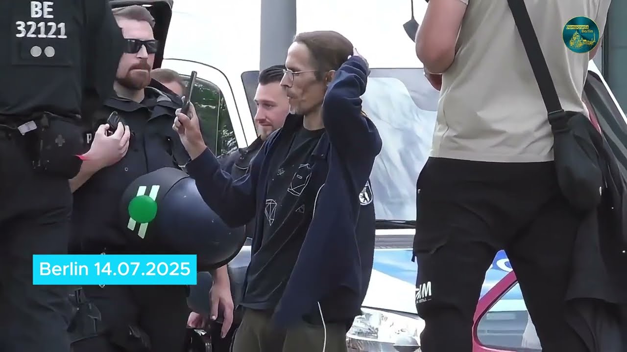 Von der Bühne ins Blaulicht: Böhlke landet im Polizeigriff