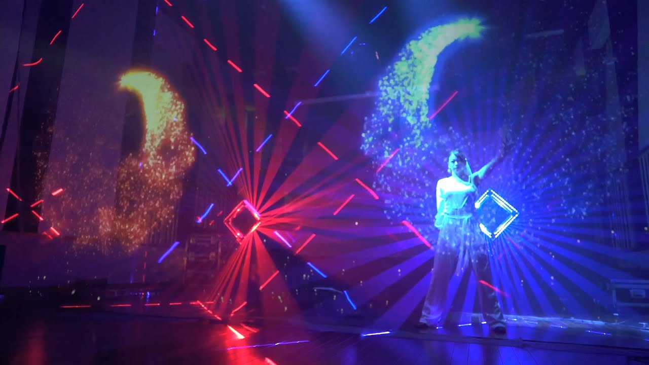 LED照明とレーザー光源演出照明機材、透過スクリーンの検証【ステージ照明事例02】