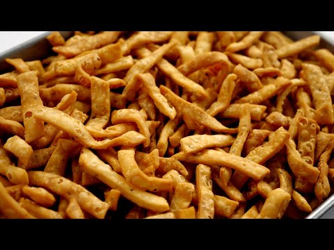 द प वल म जर र बन इय क रक र अजव ईन मटर Ajwain Matar Nimki Recipe Crispy Snack Cookingshooking