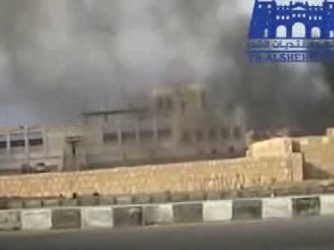 هجوم قبائل الحموم على معسكر العليي بالشحر الاحد 12 1 2014 م  منتديات الشحر