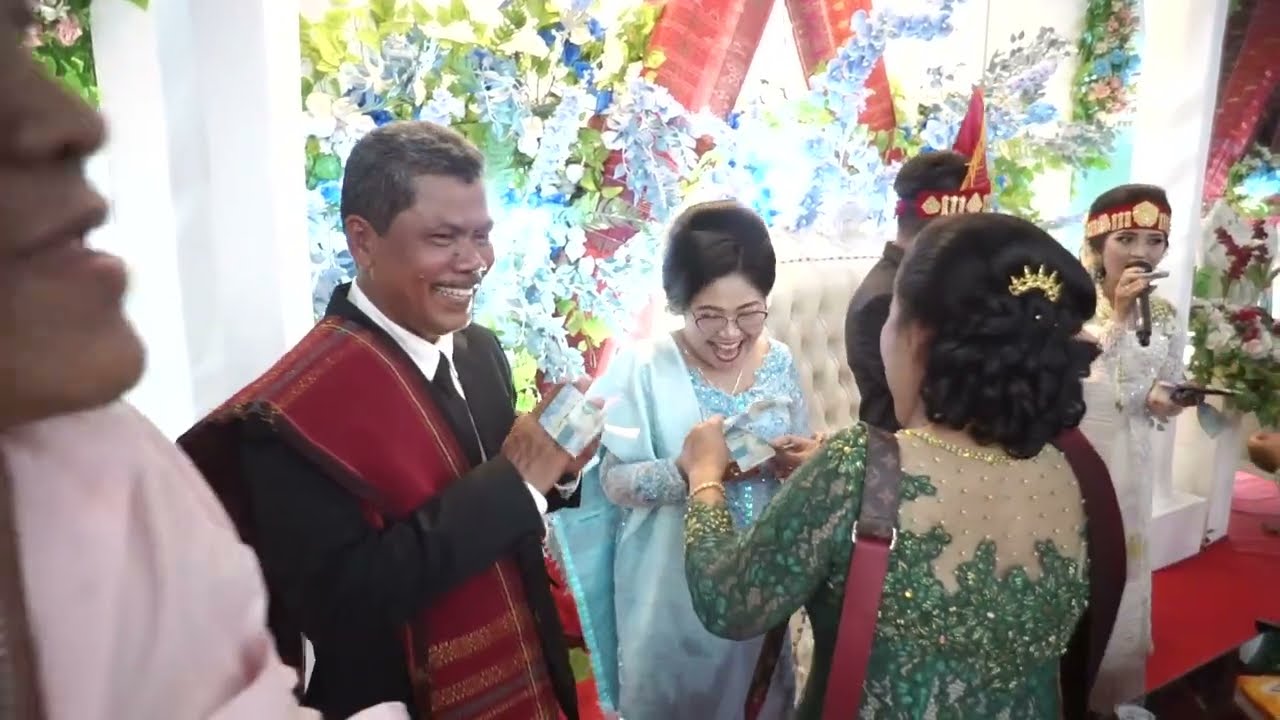 ULAON UNJUK DOLLY SIANTURI & AFSARI SIRINGORINGO PART 1