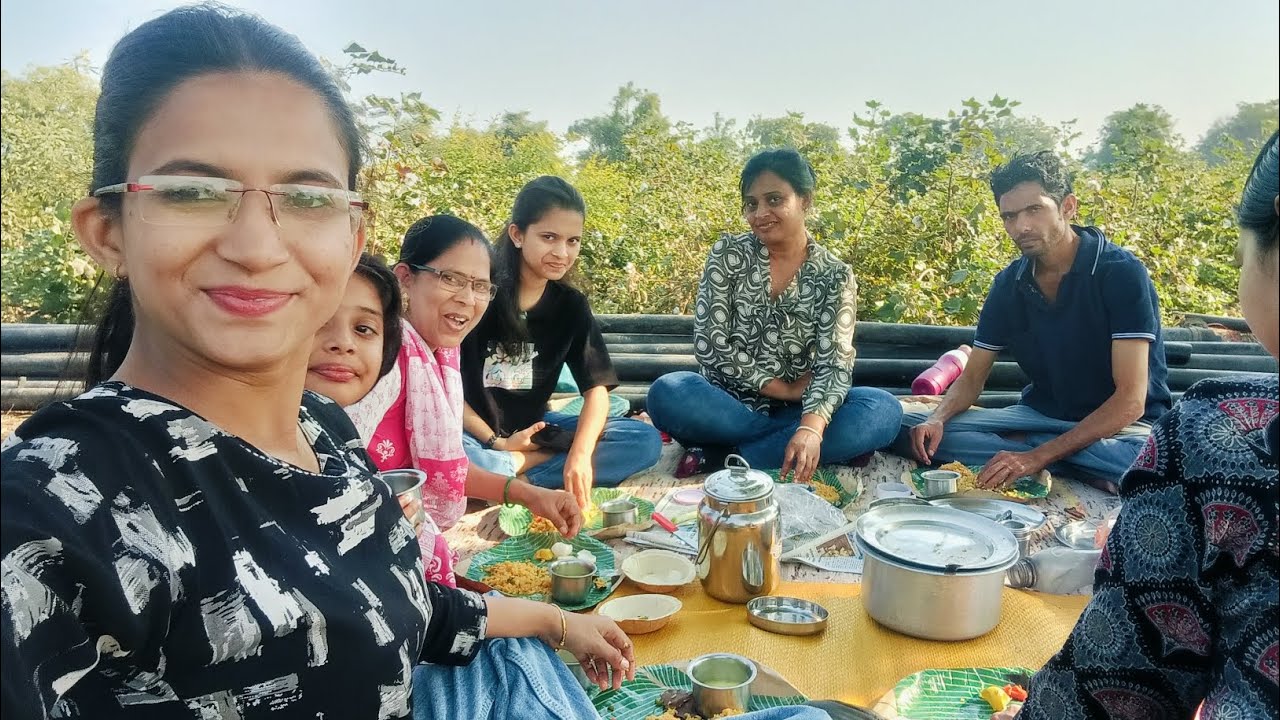  दुपार च जेवण|शेतातील मज्जा 🌾😀|village life @Monika_girjapurevlogs 