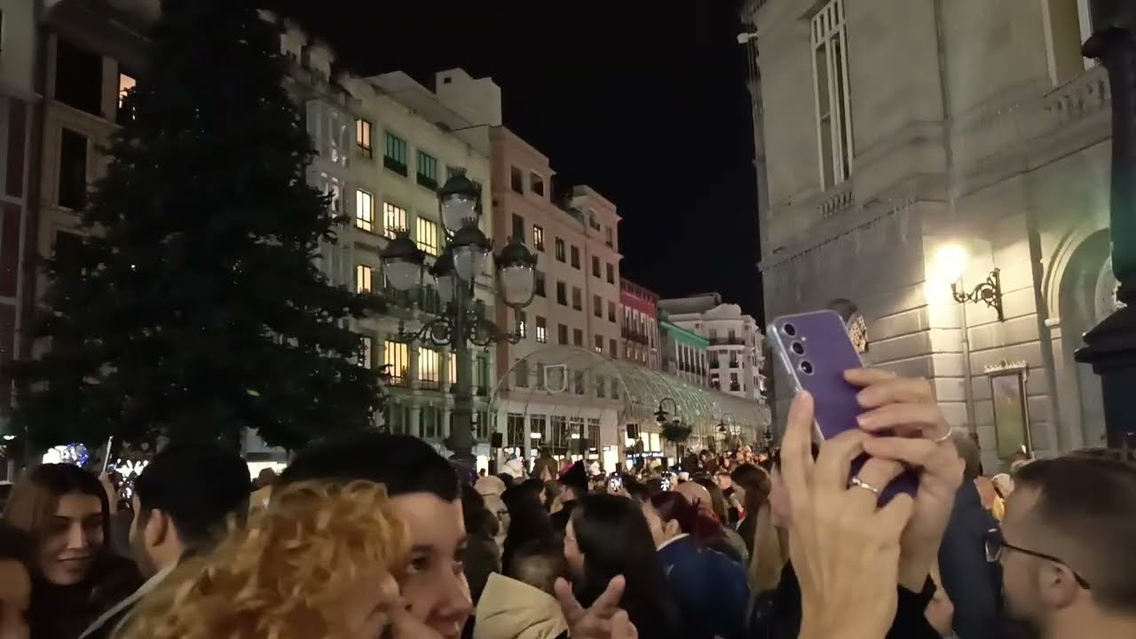 el encendió de luces de navidad en la calle de Oviedo 