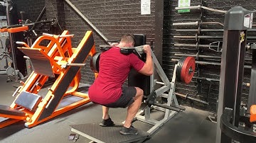 Reverse V squat machine - quad focus