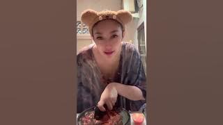 Let's go and mix the sambal, dear 🥰