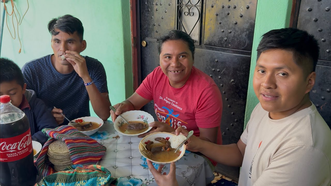 👉🏼Así Es Como Se Disfruta De Un Delicioso Caldo De CANGREJOS🦀