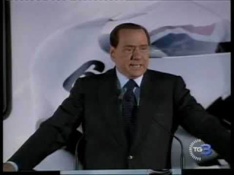 Berlusconi: "Meglio guardare ragazze che essere ga...