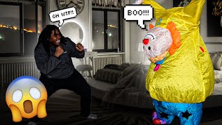 SCARY CLOWN 🤡 PRANK ON BOYFRIEND *BACKFIRES*
