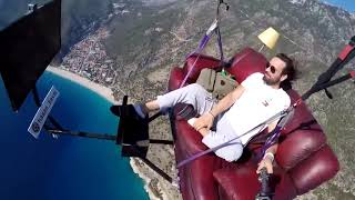 Турок Хасан Кавал совершил «комфортный» полет на любимом диване