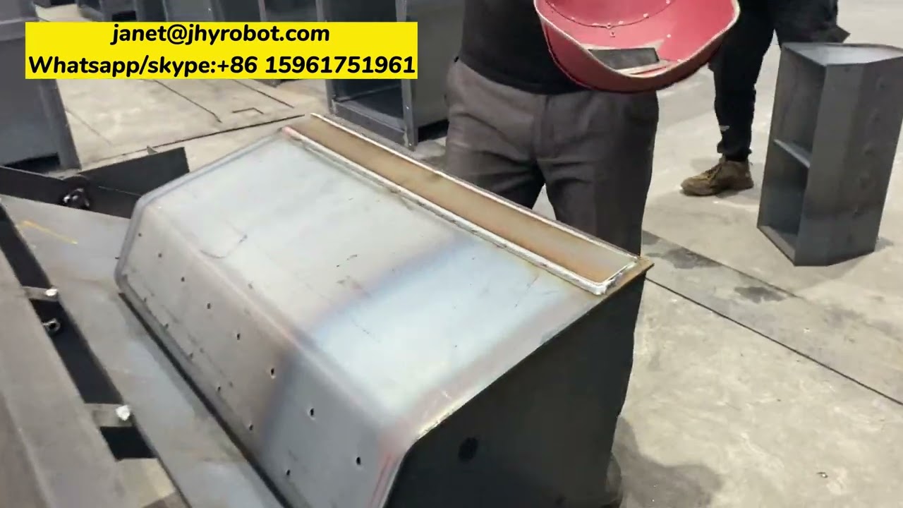 ROBOT MODEL : BR 1510A ，WELDING OF HOPPER CONTAINER