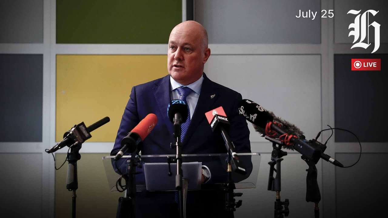 Christopher Luxon speaks to media - YouTube