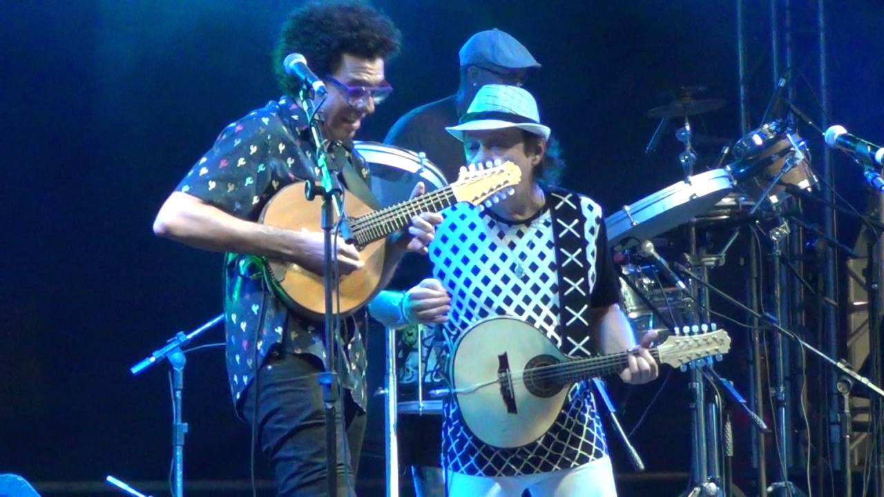 Armandinho e Hamilton de Holanda - Apanhei-te Cavaquinho [Íntegra]