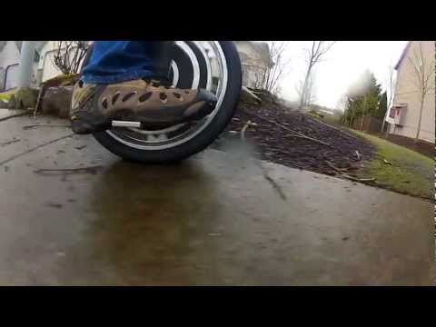 Self-balancing unicycle