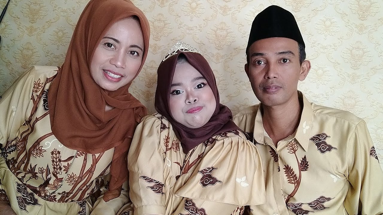 MAKE UP BARENG MAMA SAMBIL CERITA PEMBULLYAN