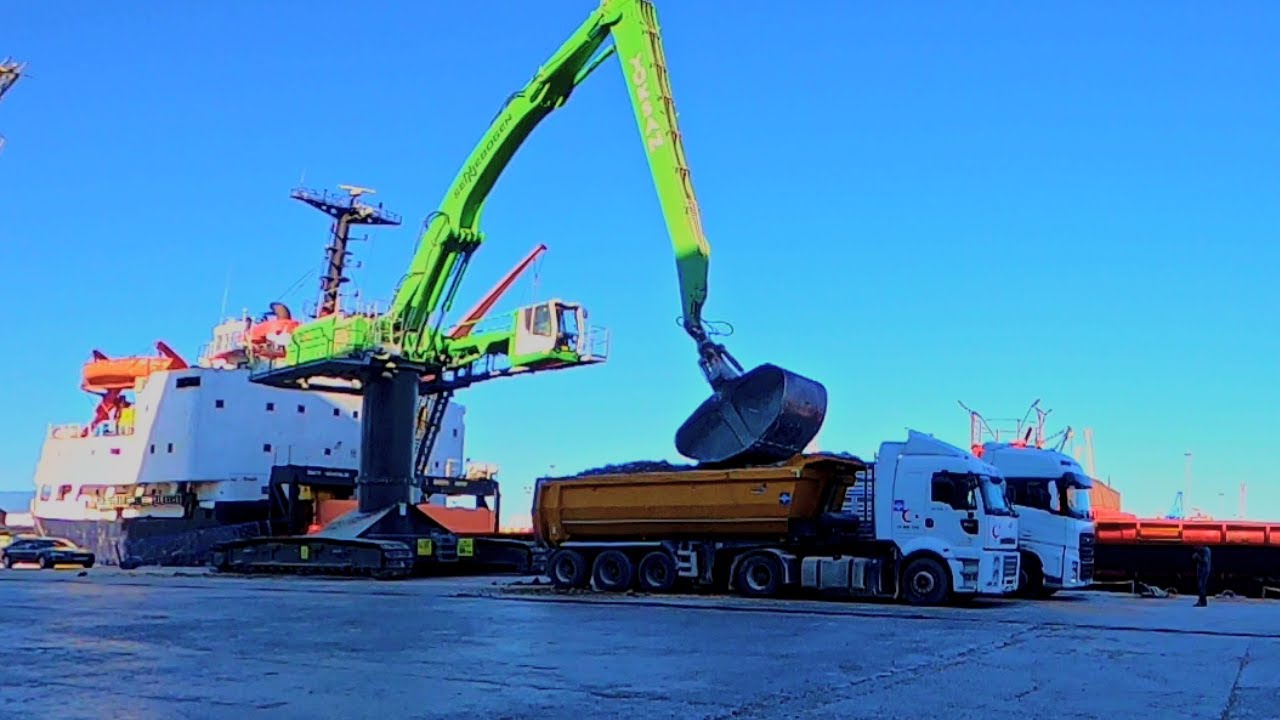 ШАХТА ИЗ ПРИРОДНОЙ ГЛИНЫ - ОПЕРАЦИЯ ПО РАЗГРУЗКЕ СУДОВ ( SENNEBOGEN 870 )