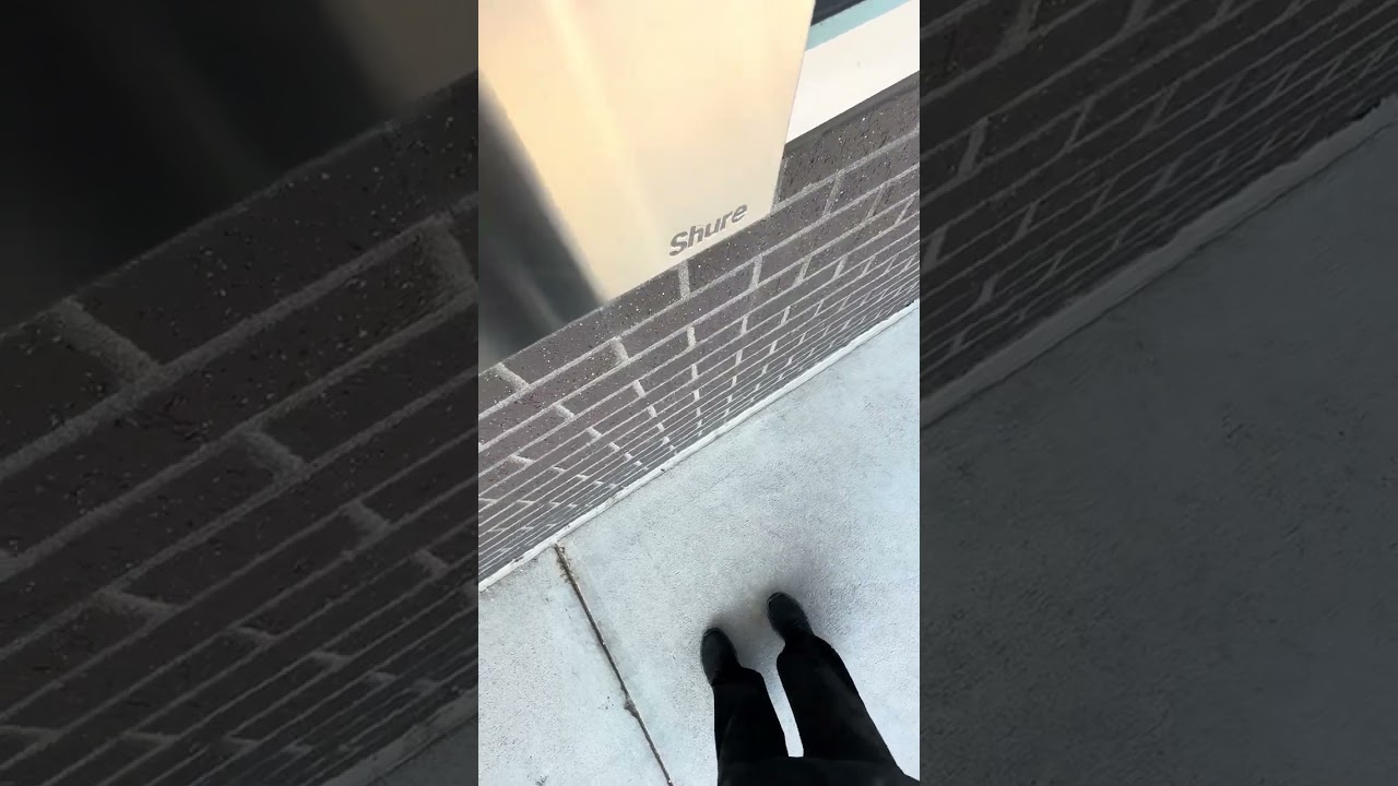 Trying to turn self in Denver FBI