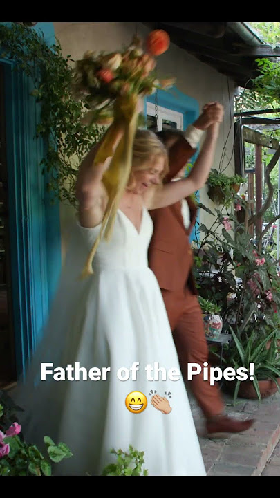 When dad brings out the bagpipes for your wedding!! #weddingentrance #bagpipes #wedding