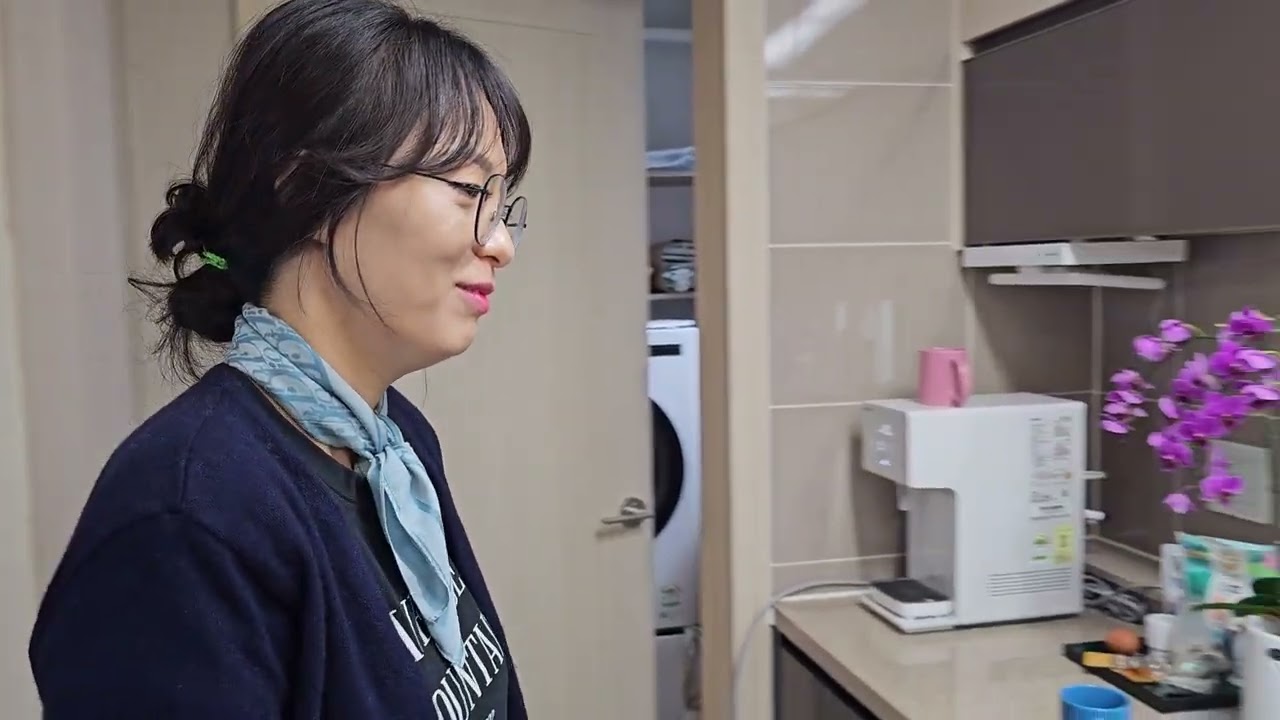 음식하는 마늘님 괴롭히기...ㅋ