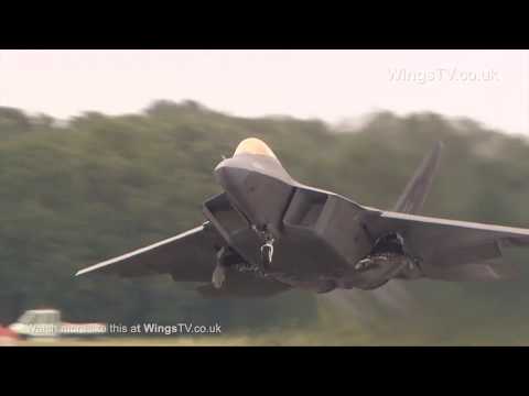 AWESOME F-22 Raptor take-off at the Royal International Air Tattoo 2010