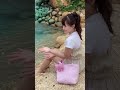 "Mix túi tote với outfit nào cũng chuẩn trend 👗🎒"