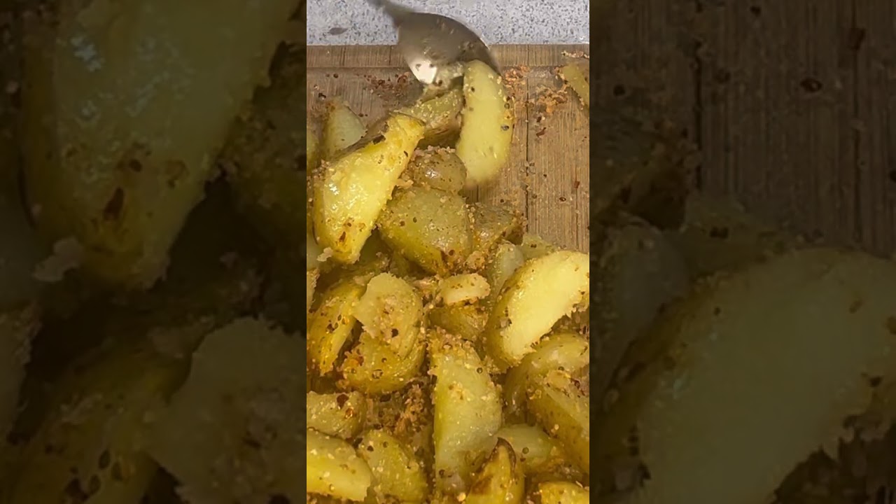#crispyPotatoes#ovenPotatoes#easy Recipe#potatoRecipe#homeCooking#crispyFood#quickRecipes