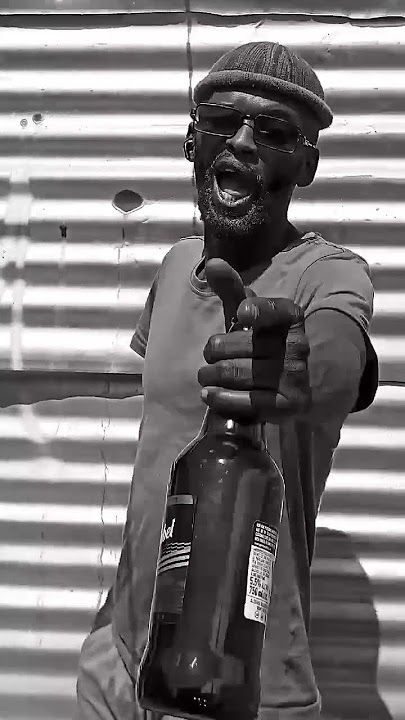 Name of the song is Ingxolo Yayizolo featuring Amawele Angenkani&The Muvment