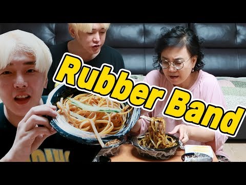 My Mom&amp;#39;s Reaction <strong>to</strong> Feeding Mom with <strong>Rubber</strong> Band Spaghetti // 엄마에게 고무줄 자장면을 먹여봤습니다