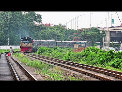 Chittagong to Dhaka Chattala Express Train passing through Banani, Dhaka