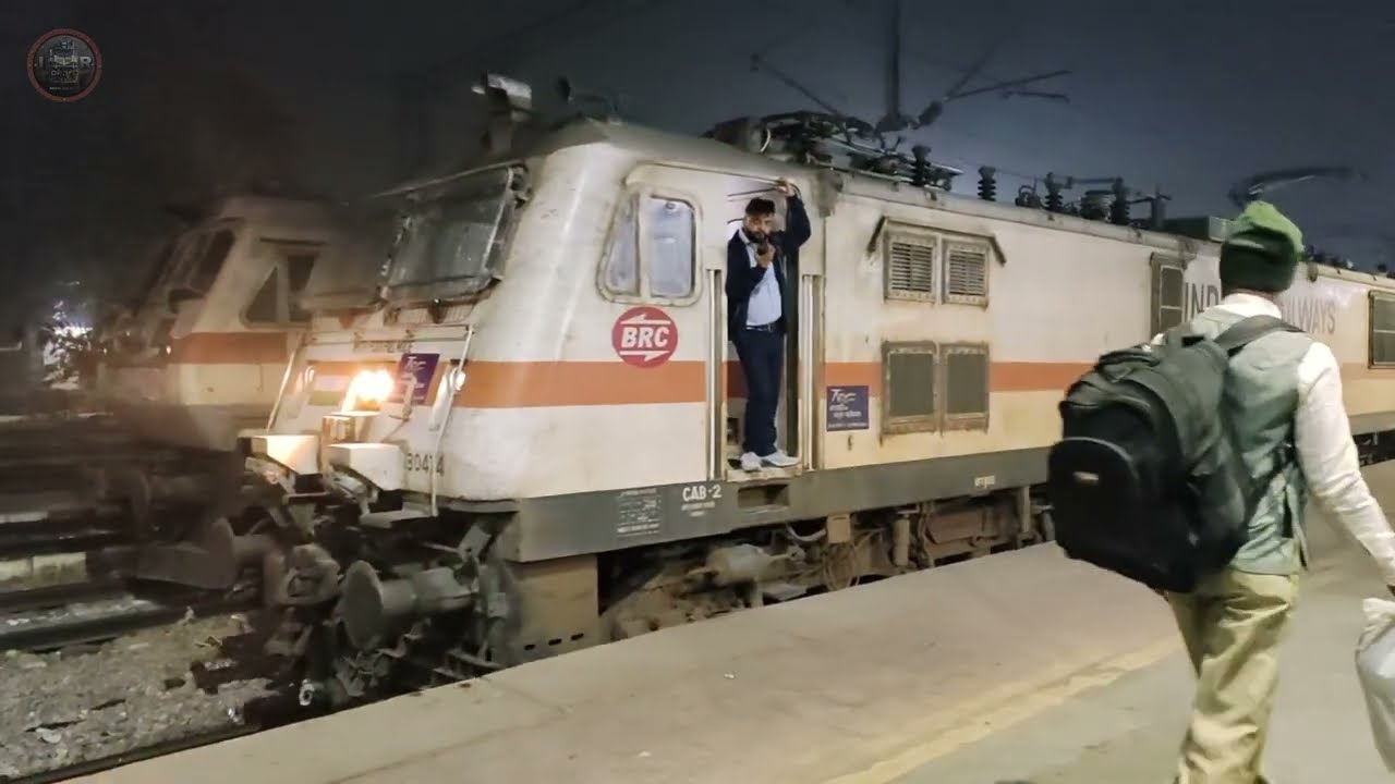 Yoga Express 19032 at Delhi Cantt | Yog Nagari Rishikesh-Sabarmati