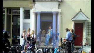 The Celebrity Tour of Notting Hill (Featurette)