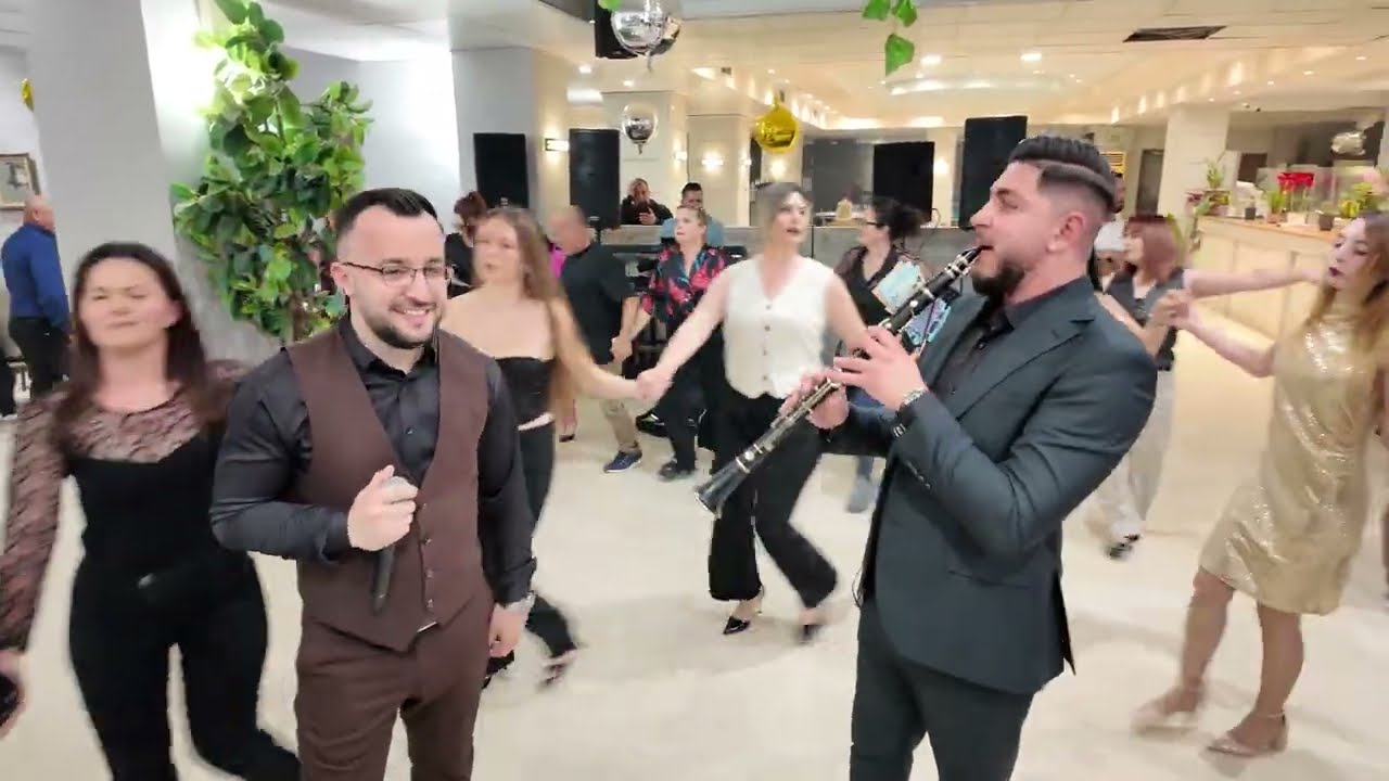 Sindi Yzeiri, Gezim Dervishi & Armando Qafa - VALI KOLAZH (Koncert ne Zakynthos)