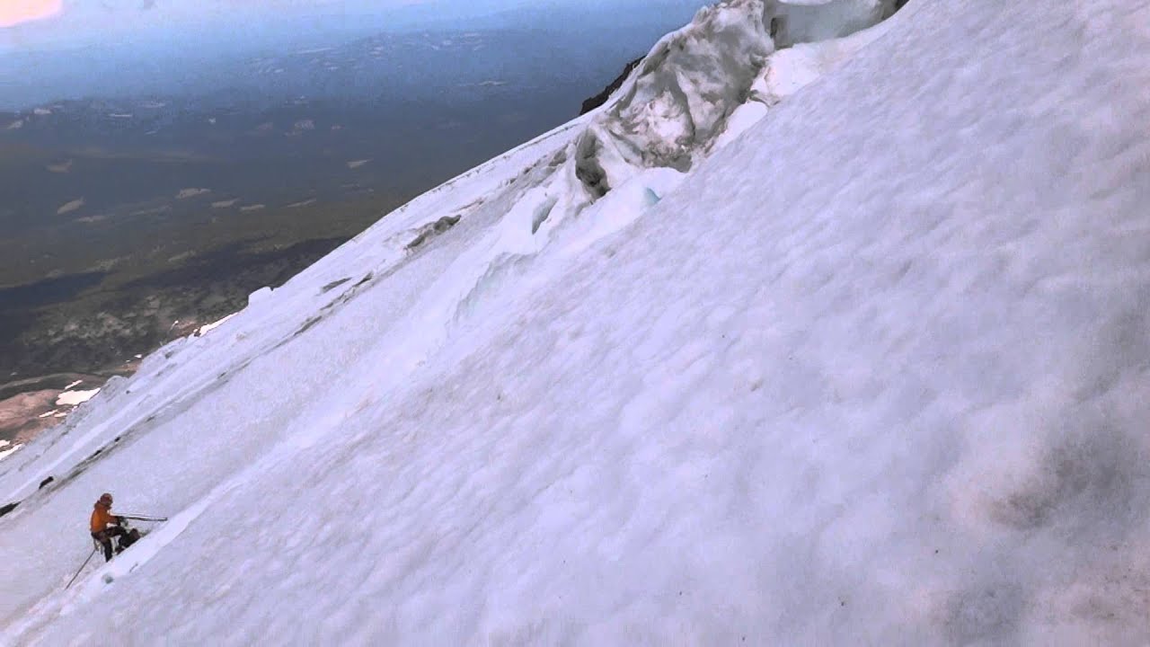 Setting up running belay for crevasse crossing on Mt.Shasta's Hotlum Glacier YouTube