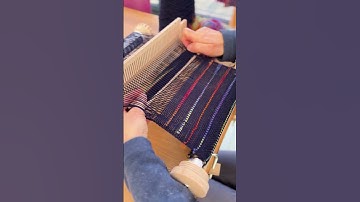 Beginner rigid heddle weaving loom kit UK. #weaving #rigidheddleloom #firsttimeweaver #scarfweaving
