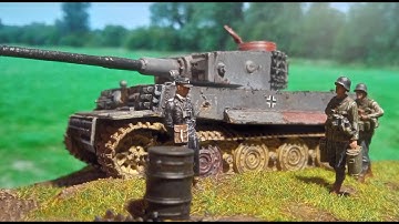 How to make a tiny display vignette for your armour models/ 1/72 Dragon Tiger I gruppe Fehrmann