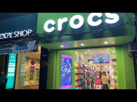 Video Đi mua dép Crocs chính hãng - youtube