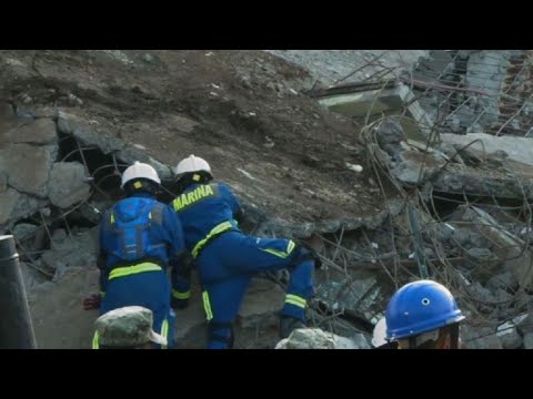 Vidéo: Messi Soutient Un Survivant Du Tremblement De Terre Dans Les Réseaux